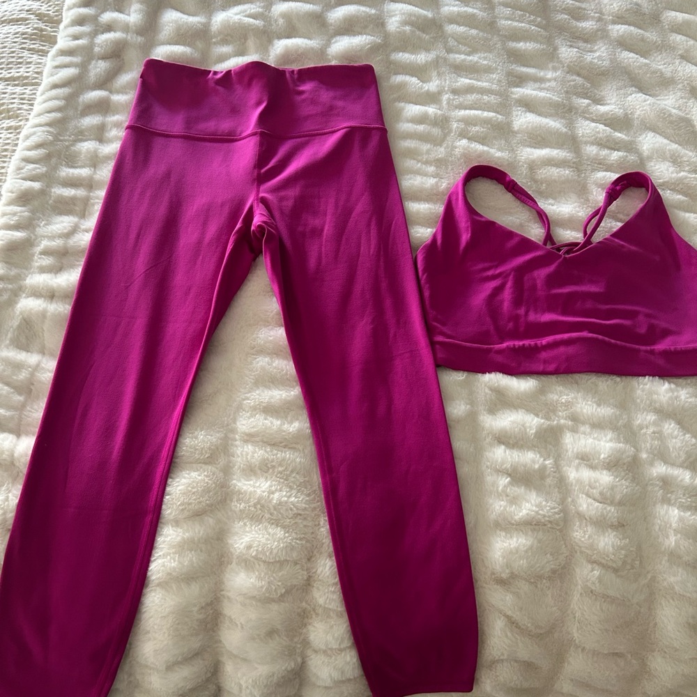 Athleta Bright Fuchsia Active Set. Yoga pants and crop top.